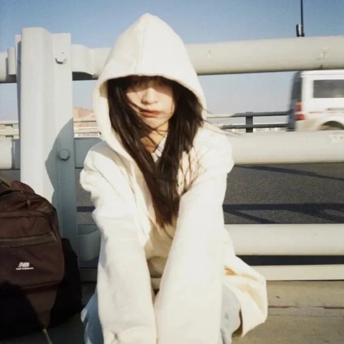 伤心最是关山月